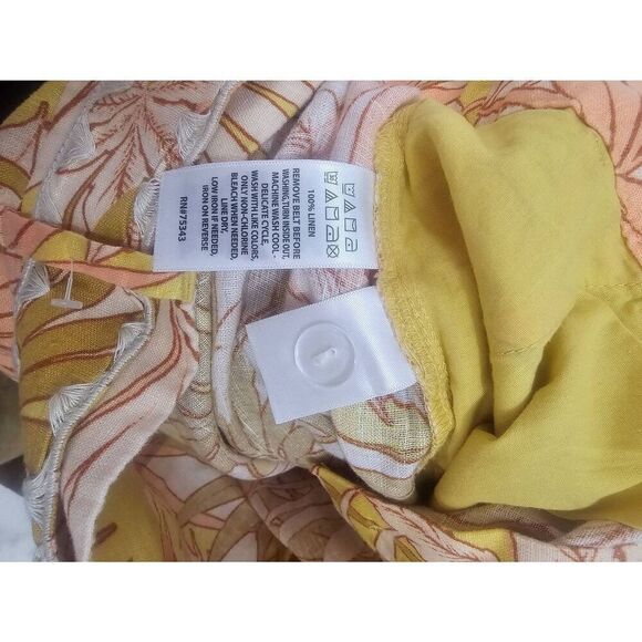 Tahari Tropical Print Shorts Size 6 - Picture 5 of 5